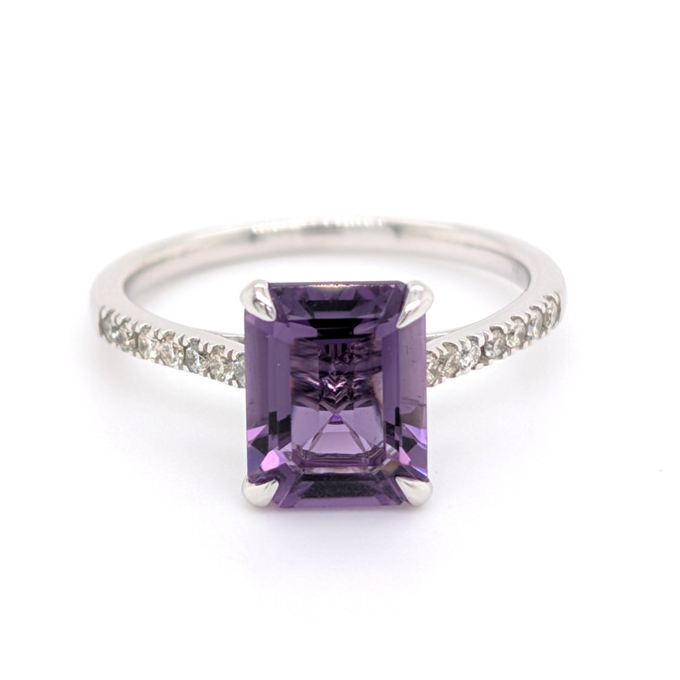 9ct White Gold 2.60ct Amethyst & 0.12ct Diamond Solitaire Ring murray co jewellers belfast engagement rings wedding rings gemstone rings jewellery