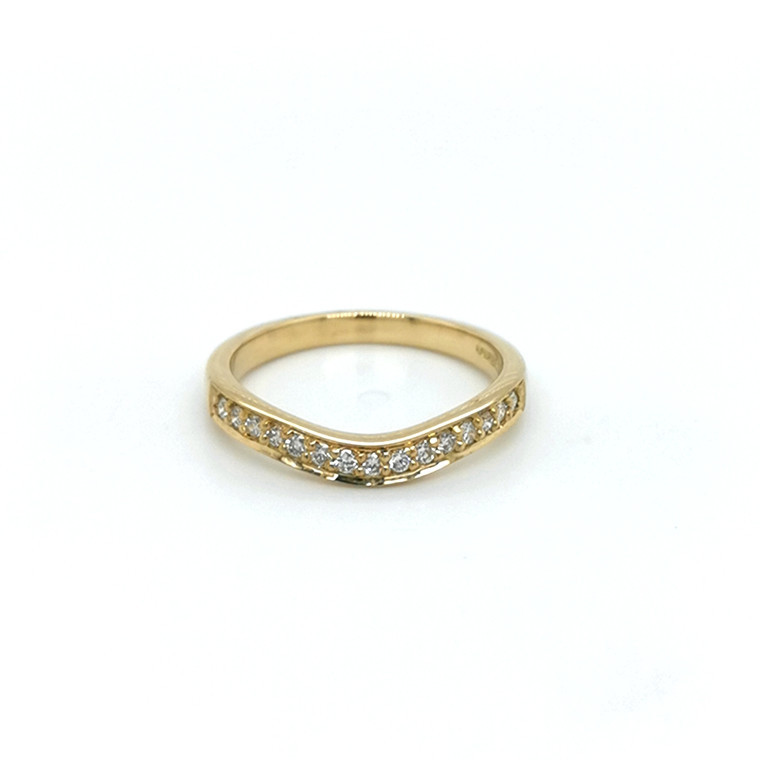 18ct Yellow Gold 0.23ct Pavé Set Diamond Shaped Wedding Ring murray co jewellers belfast