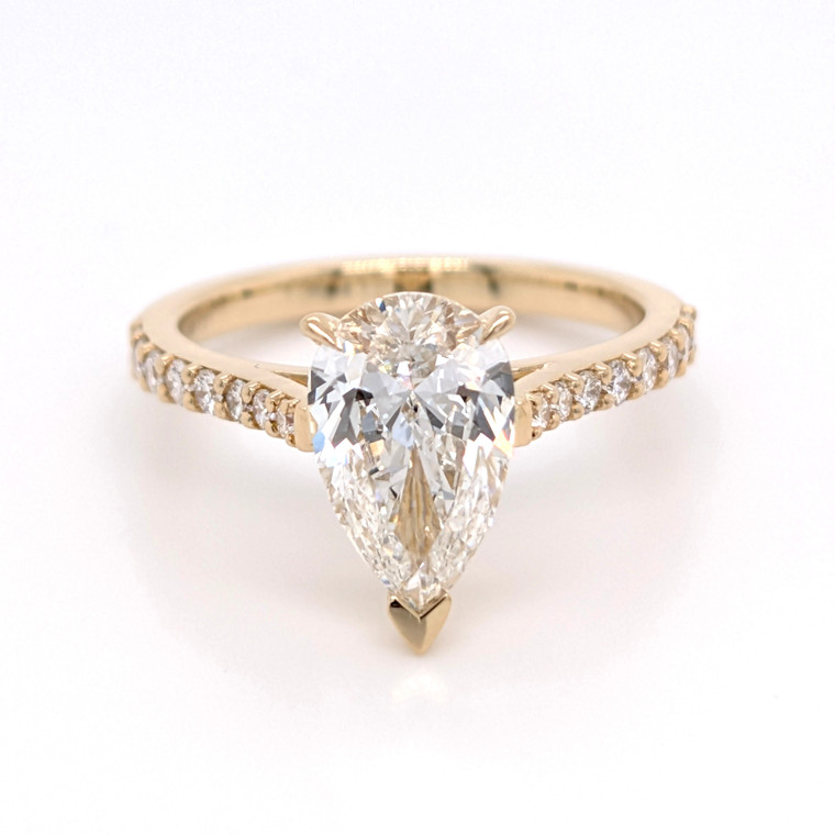18ct Yellow Gold 2.30ct Lab Grown Pear Diamond Solitaire Ring murray co jewellers belfast engagement rings