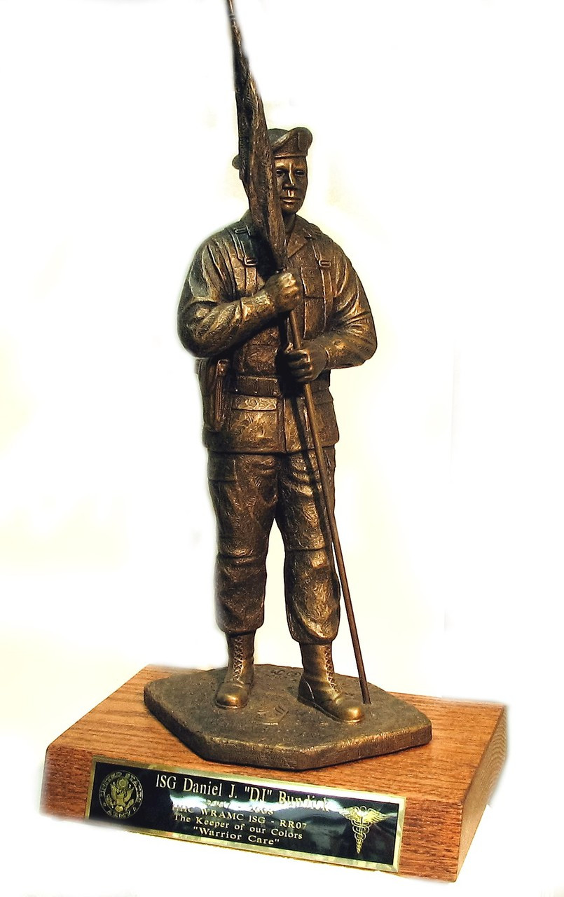 Military Statue "Keeper Of The Colors" CSM Statue with Beret Mai's