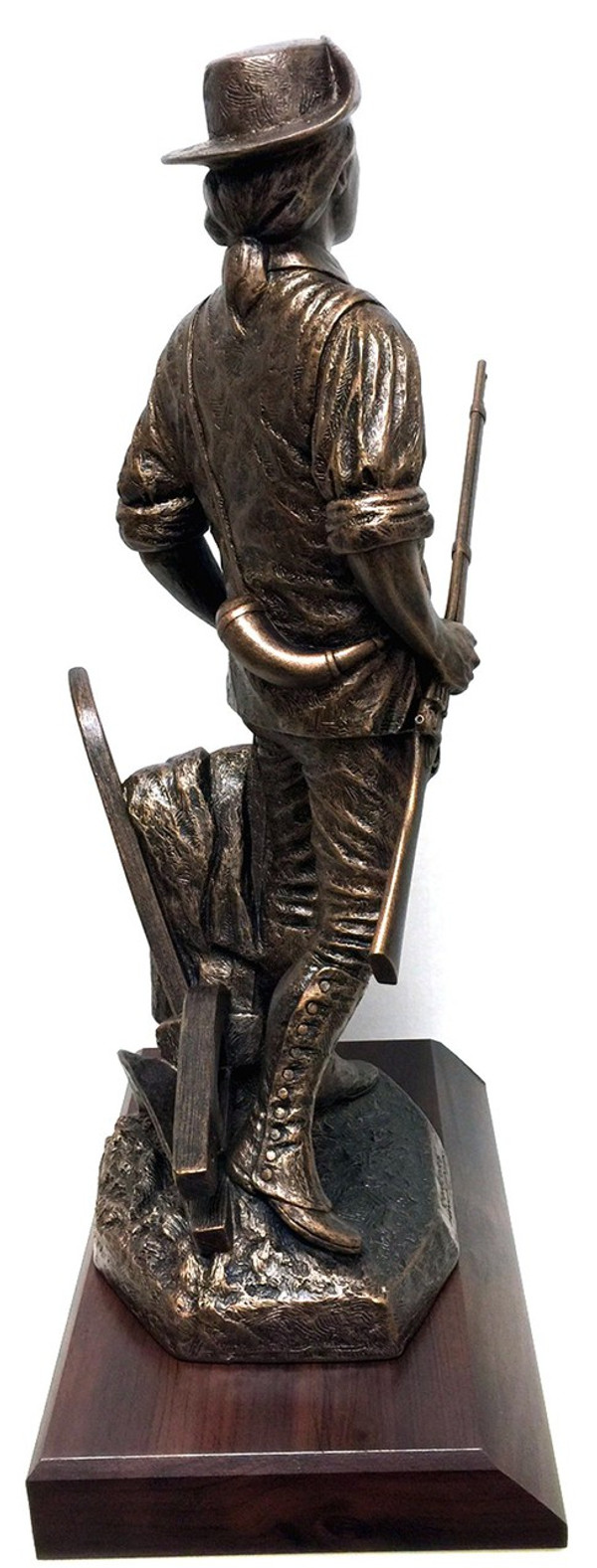 Awesome 19" Total Height Highly Detailed "CONCORD" National Guard Minuteman Military Statue Mounted on a 7"W x 11"L x 1-1/2"H Genuine Redwood Base.