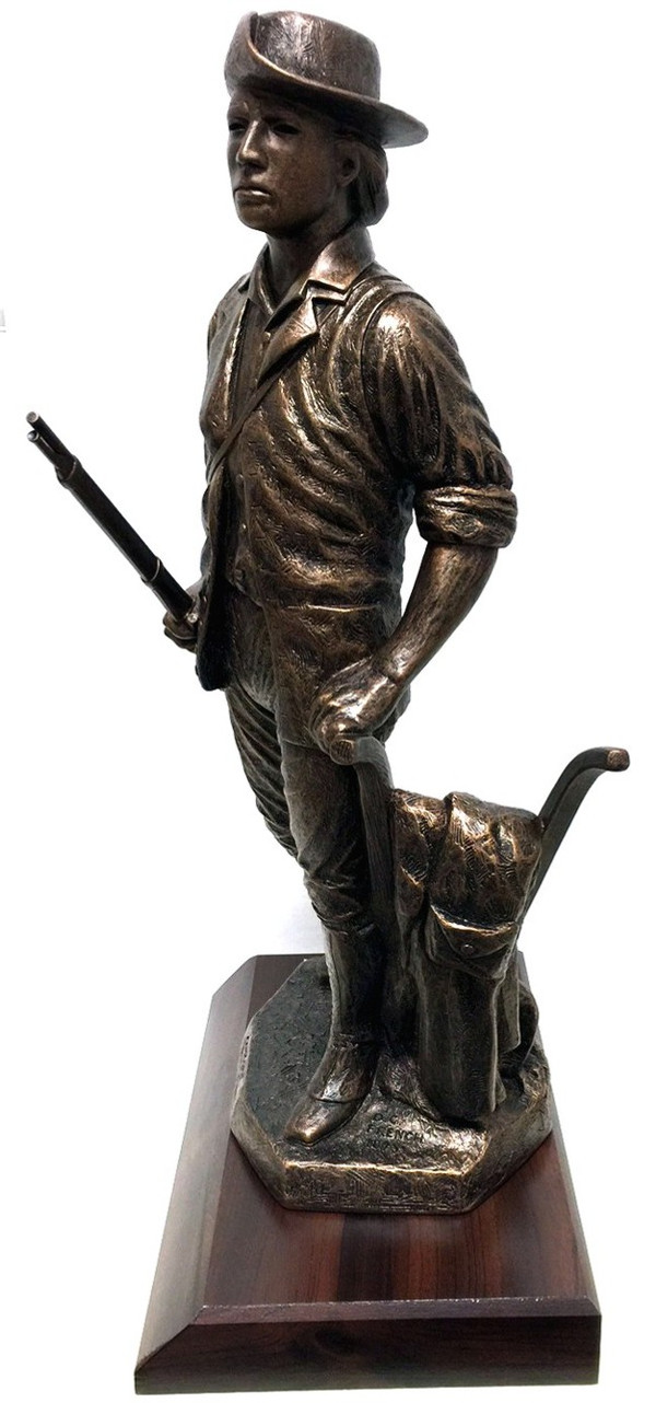 Awesome 19" Total Height Highly Detailed "CONCORD" National Guard Minuteman Military Statue Mounted on a 7"W x 11"L x 1-1/2"H Genuine Redwood Base.