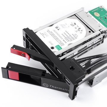 ST0026Z - Thermaltake Max 5 Duo SATA Hard Drive Rack