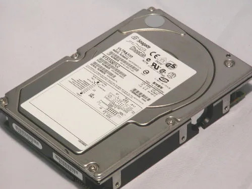 ST373307LC - Seagate Cheetah 10K.6 Series 73GB 10000RPM Ultra320 SCSI 8MB Cache 80-Pin 3.5-Inch Hard Drive