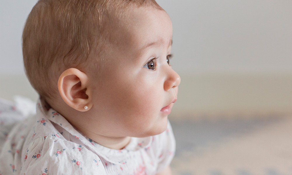 Primer pendiente para bebés en Farmacia Rosa dels Vents en Grau i Platja, Valencia