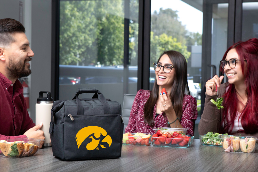 Iowa Hawkeyes On The Go Lunch Bag Cooler | Picnic Time | 510-00-179-224-0