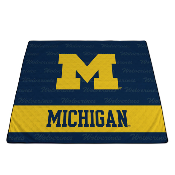 Michigan Wolverines Impresa Outdoor Blanket | Picnic Time | 819-01-999-346-0