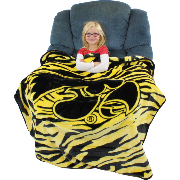 Iowa Hawkeyes Throw Blanket