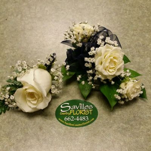 Corsage Bout White Sweetheart Rose Combo