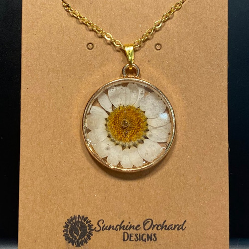 Daisy Necklace by Sunshine Orchard Designs (SOD-DZYR)