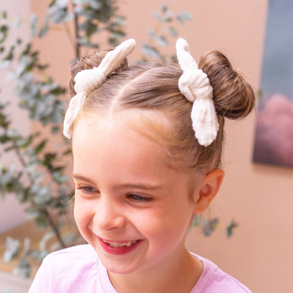 How to Tie a Bow With Hair Without Losing Your Mind