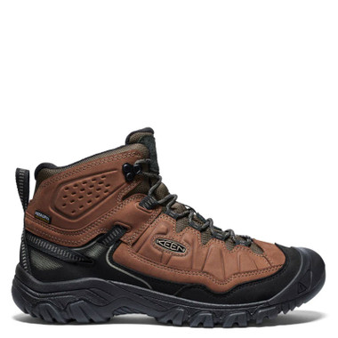 KEEN Targhee IV WP — CleverHiker's best wide-fit boot. Keen.Dry waterproof membrane. Reliable traction, roomy toe box. A staple for wide-footed hikers. ~$180.