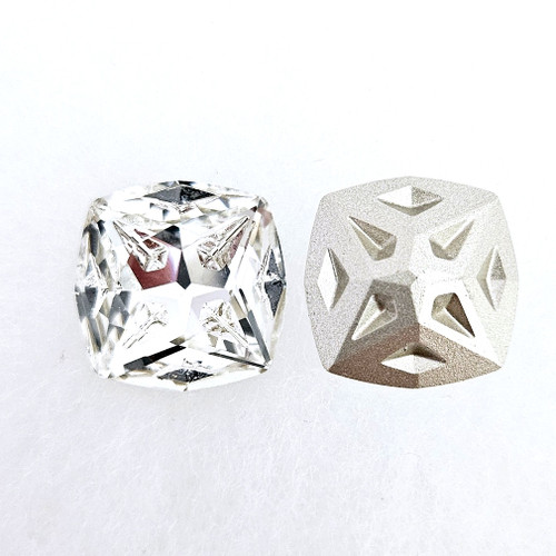 Crystal cushion stone 'Star Meteorite' series. 18mm. Clear Crystal. Crystal cushion stone 'Star Meteorite' series. 18mm. Clear Crystal.