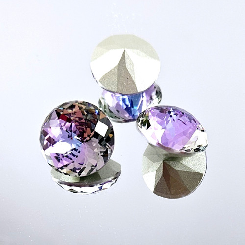 Crystal Dome Round Stone 18mm. Pointed back and plated. Vitrail Lt. Crystal Dome Round Stone 18mm. Pointed back and plated. Vitrail Lt.