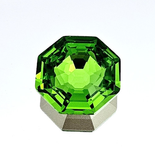 Crystal fancy stone octagon shape 23x23mm Peridot Crystal fancy stone octagon shape 23x23mm Peridot
