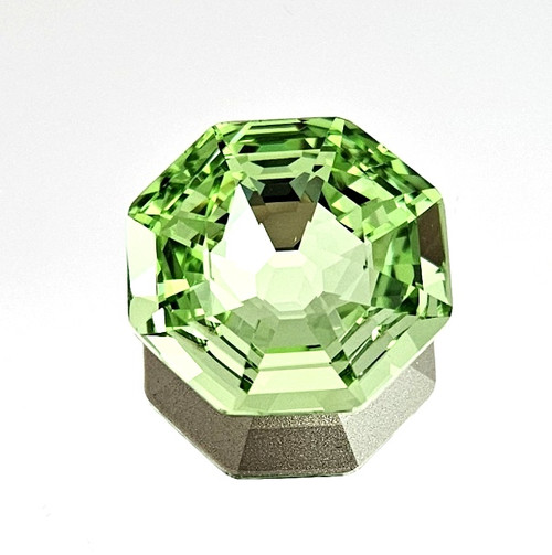 Crystal fancy stone octagon shape 23x23mm Chrysolite Crystal fancy stone octagon shape 23x23mm Chrysolite