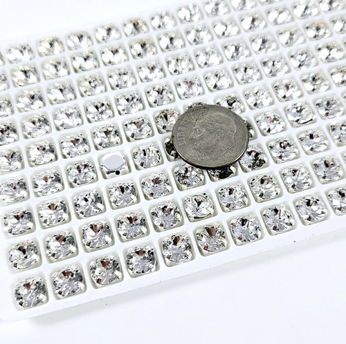 6mm chaton stone in silver claw setting, Crystal/clear 6mm chaton stone in silver claw setting, Crystal/clear