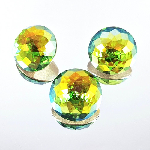 Crystal Dome Round Stone 18mm. Pointed back and plated. Peridot Cognac. Crystal Dome Round Stone 18mm. Pointed back and plated. Peridot Cognac.