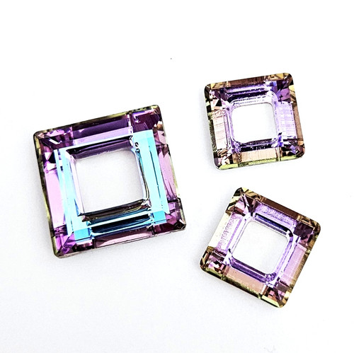 Crystal square open link Vitrail Lt 20mm and 14mm Crystal square open link Vitrail Lt 20mm and 14mm