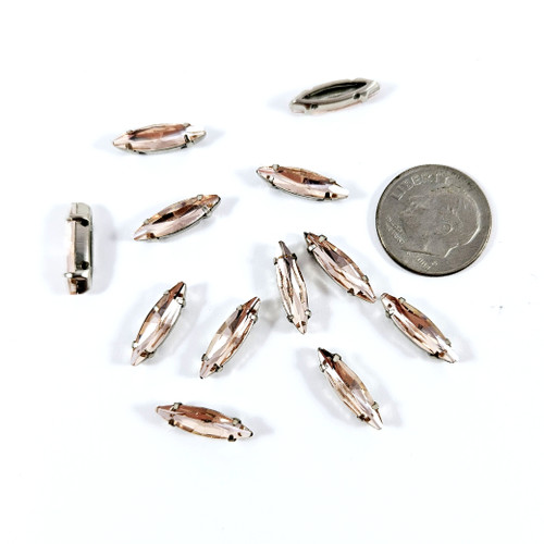 Slim Navette stone 4x15mm Lt Rose with/silver claw setting