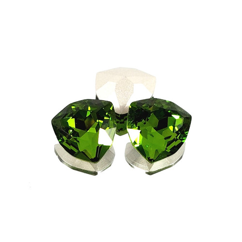 Crystal trilliant fancy stone 17x17mm Olivine Crystal trilliant fancy stone 17x17mm Olivine