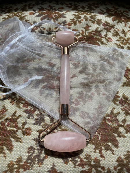 Rose Quartz Face Roller