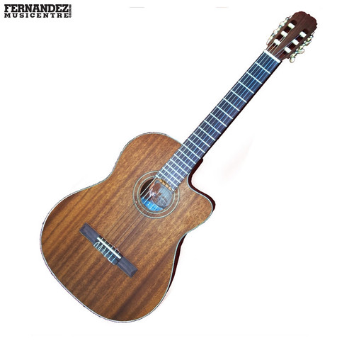 Martinez 'Natural Series' MNCC 15S Acoustic / Electric Classic Guitar Martinez 'Natural Series' MNCC 15S Acoustic / Electric Classic Guitar