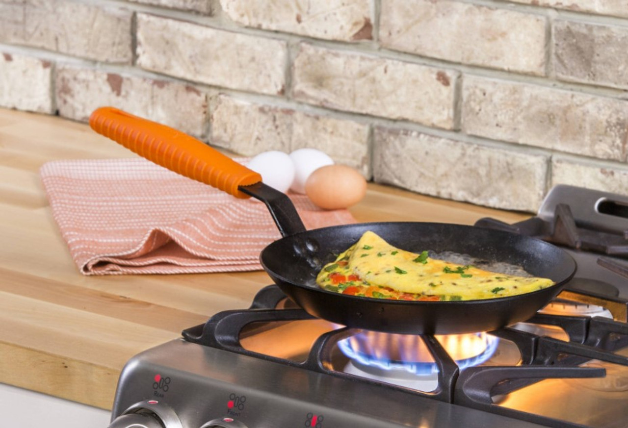 https://cdn11.bigcommerce.com/s-s7ib93jl4n/images/stencil/1280x1280/products/40029/40777/Lodge-CRS10HH61-Seasoned-Carbon-Steel-Skillet-Set-10-Inches-3__02786.1620838086.jpg?c=2?imbypass=on