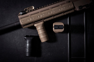 TangoDown Vertical Fore Grip QD (Stubby)（Pat Rogers for