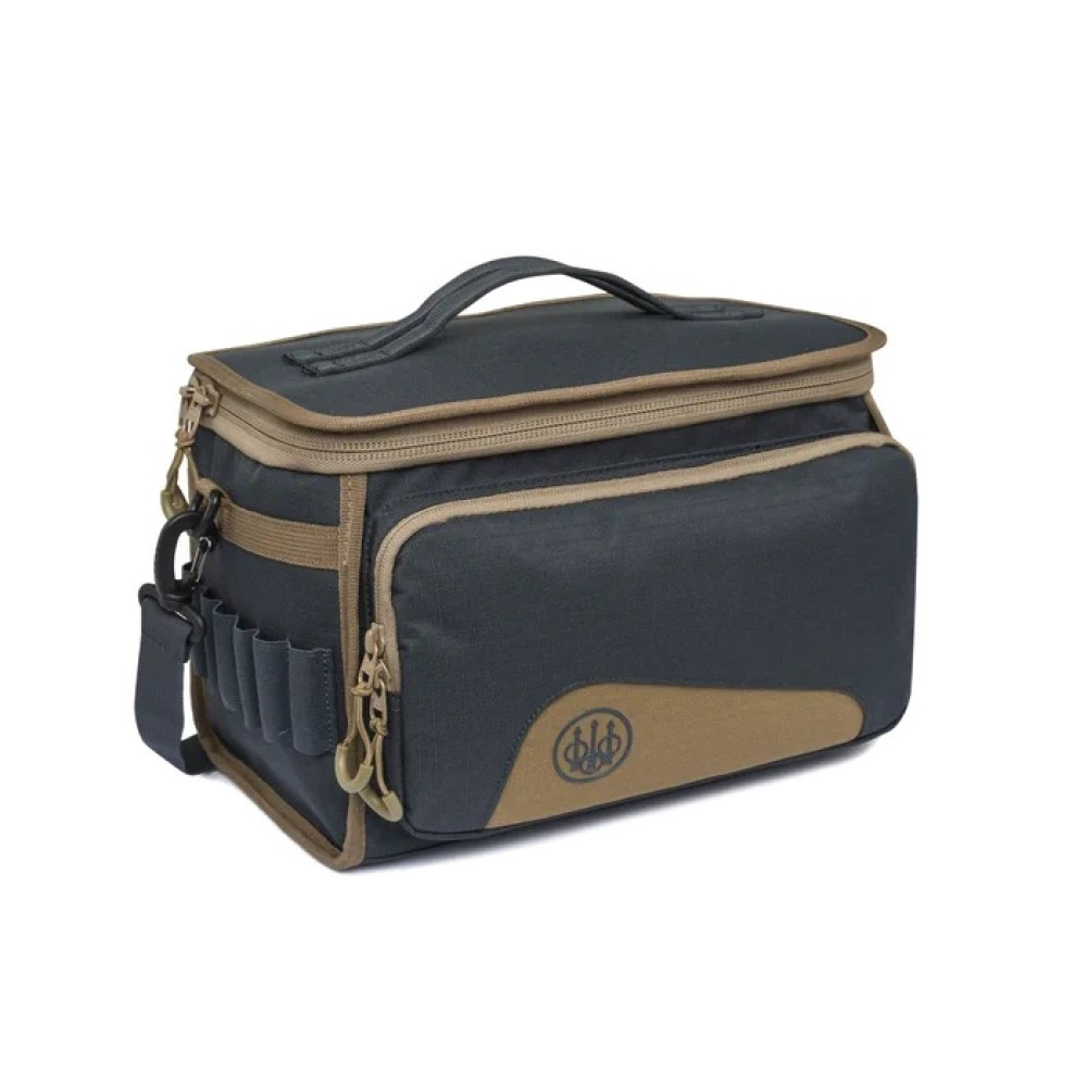 Ebony and otter-colored Beretta cartridge bag. Durable material, carrying handle, adjustable strap, side pockets, and logo.