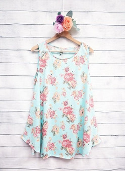 POMELO Plus Size Floral Print Full Cut Round Hemline Tank Top