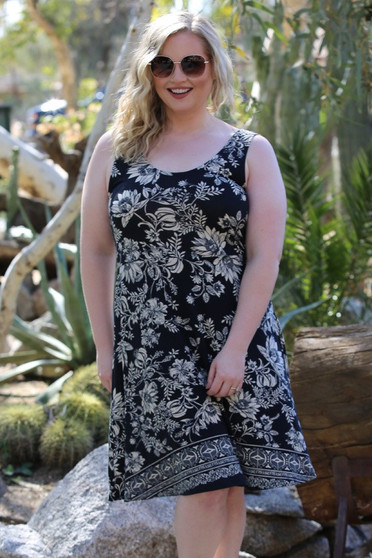 Plus Size Black and White Print Sleeveless A-Line Dress