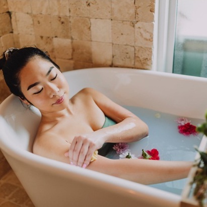 Incredible Benefits of Using Aromatherapy Bath Salts