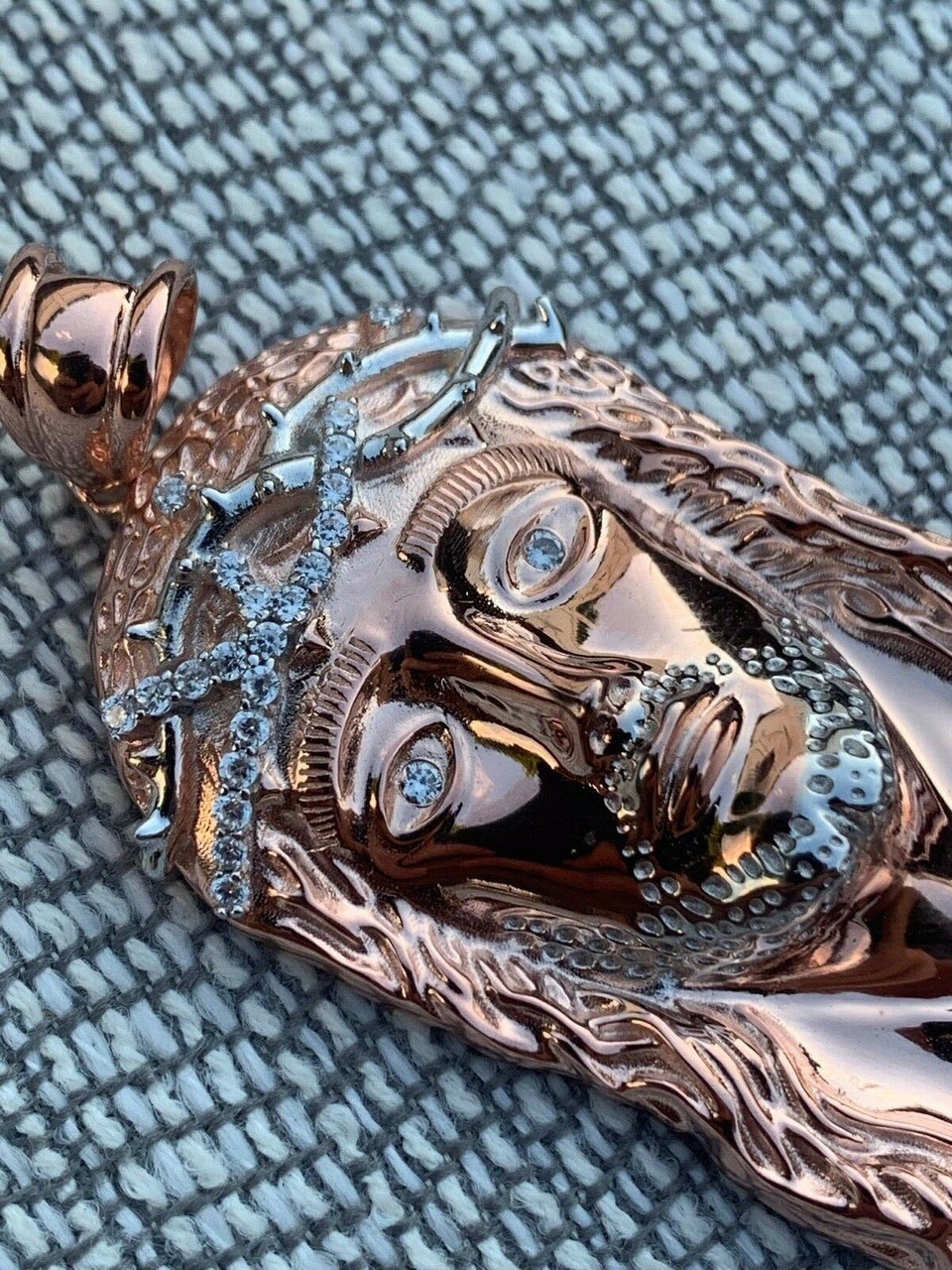 アクセサリー Chocolate Jesus CJ Logo pendant Rose Jesus Piece Mini Black CZ Pendant – HipHopBling