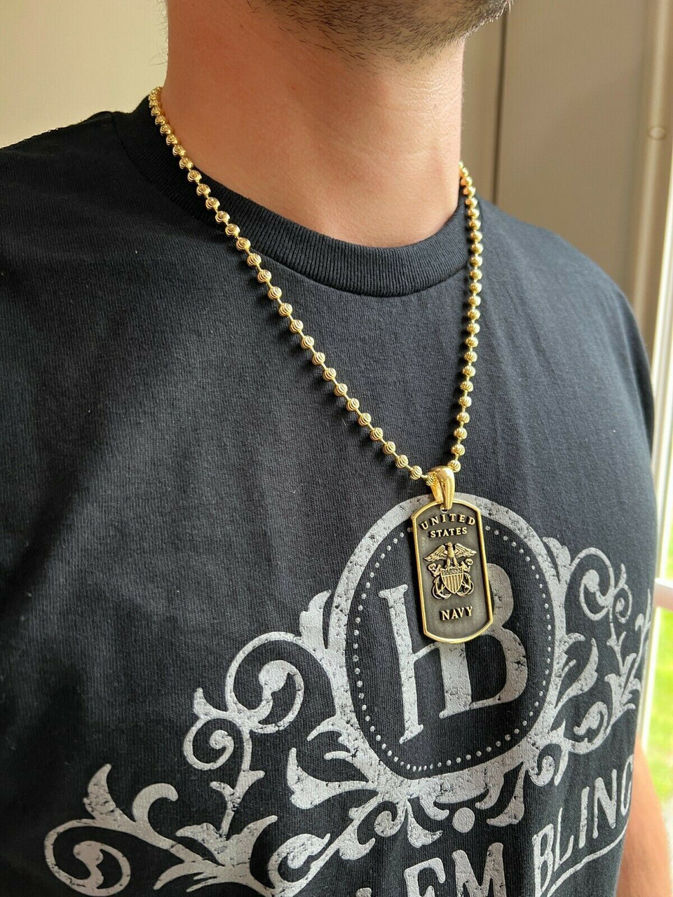 do navy men wear dog tags