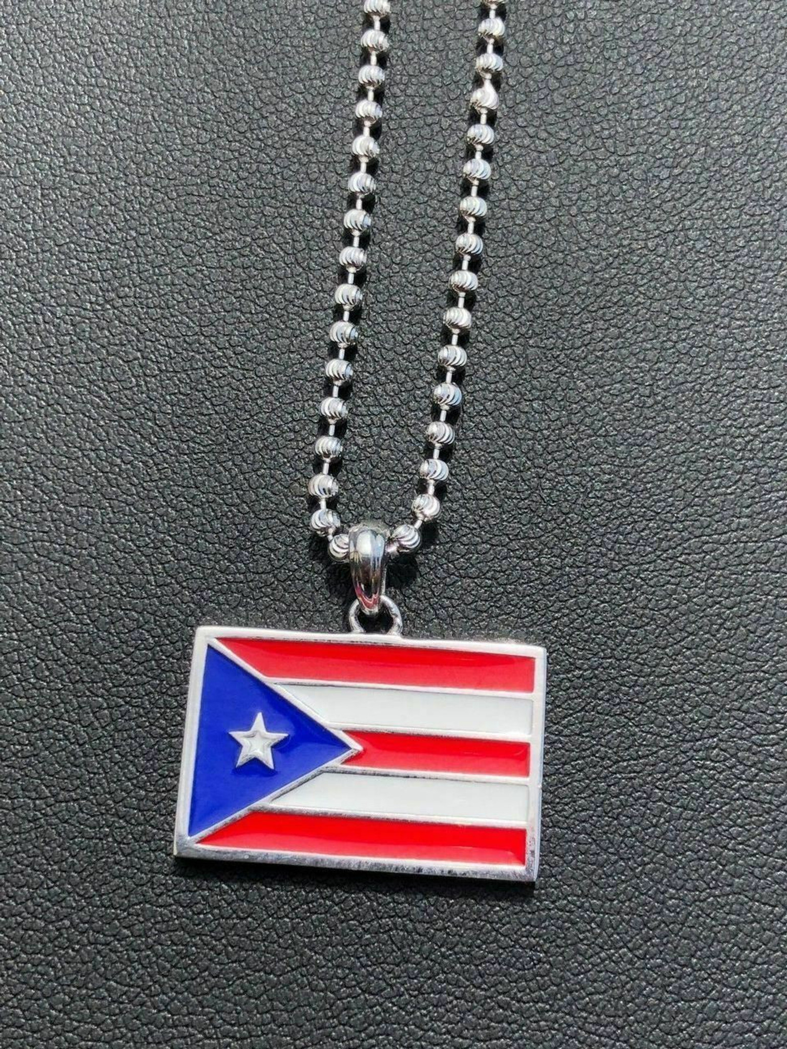 Papiichulo Puerto Rican Flag Boxing Glove Pendant with 24