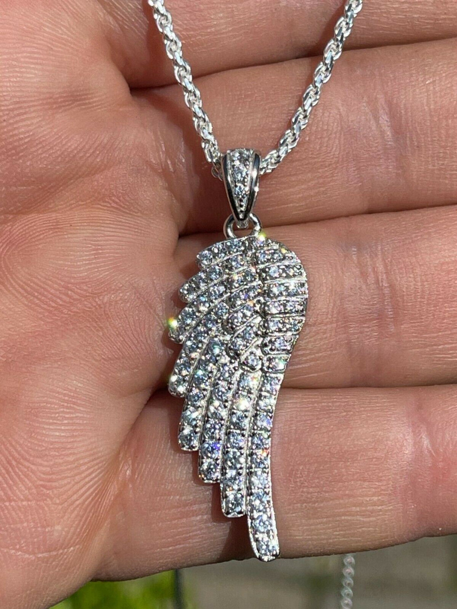 Loriann - 18K White Gold Pavé Diamond Wings Necklace
