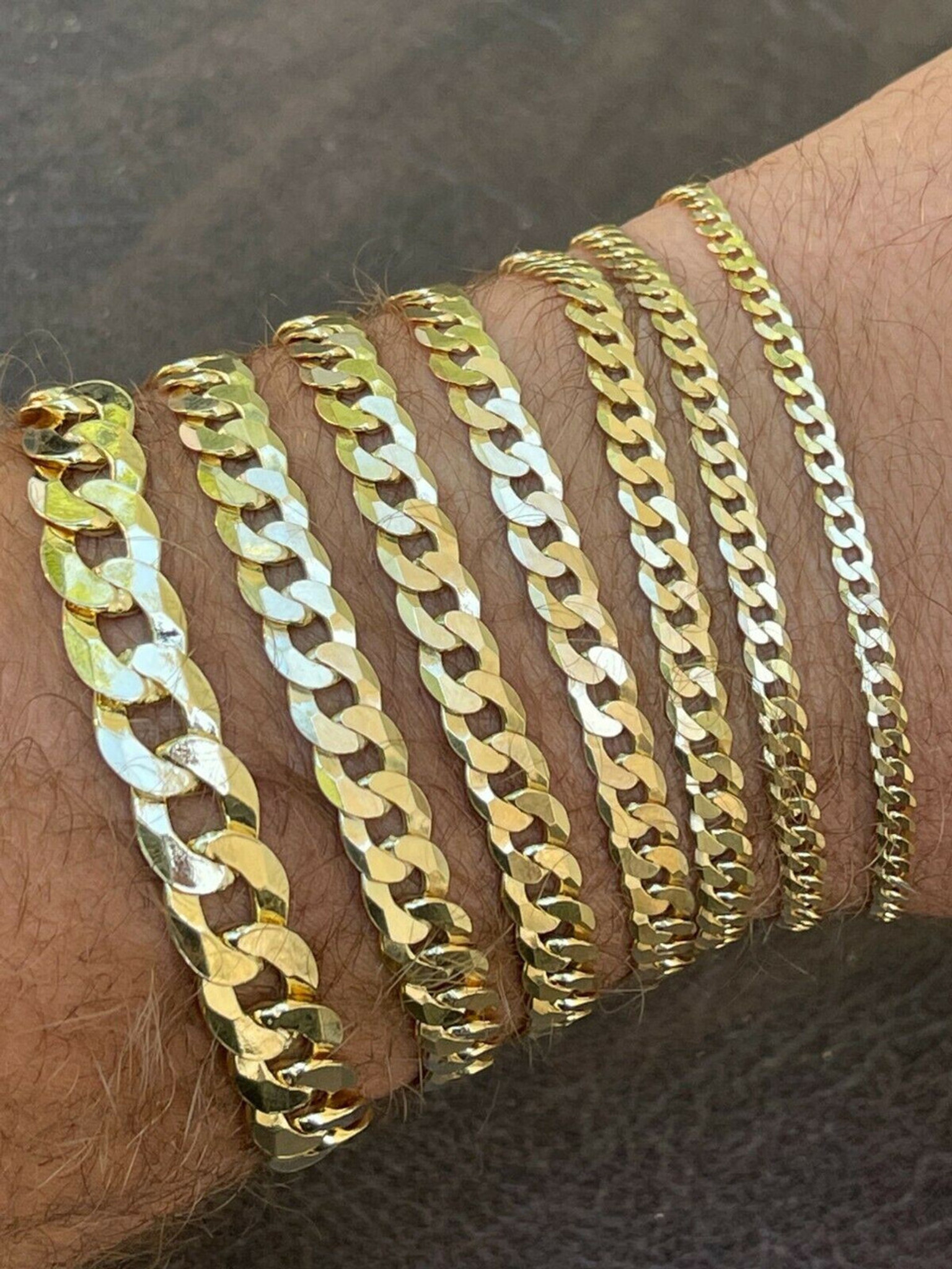 Men's 9.2mm Cuban Link Bracelet in 10K Gold - 9.0