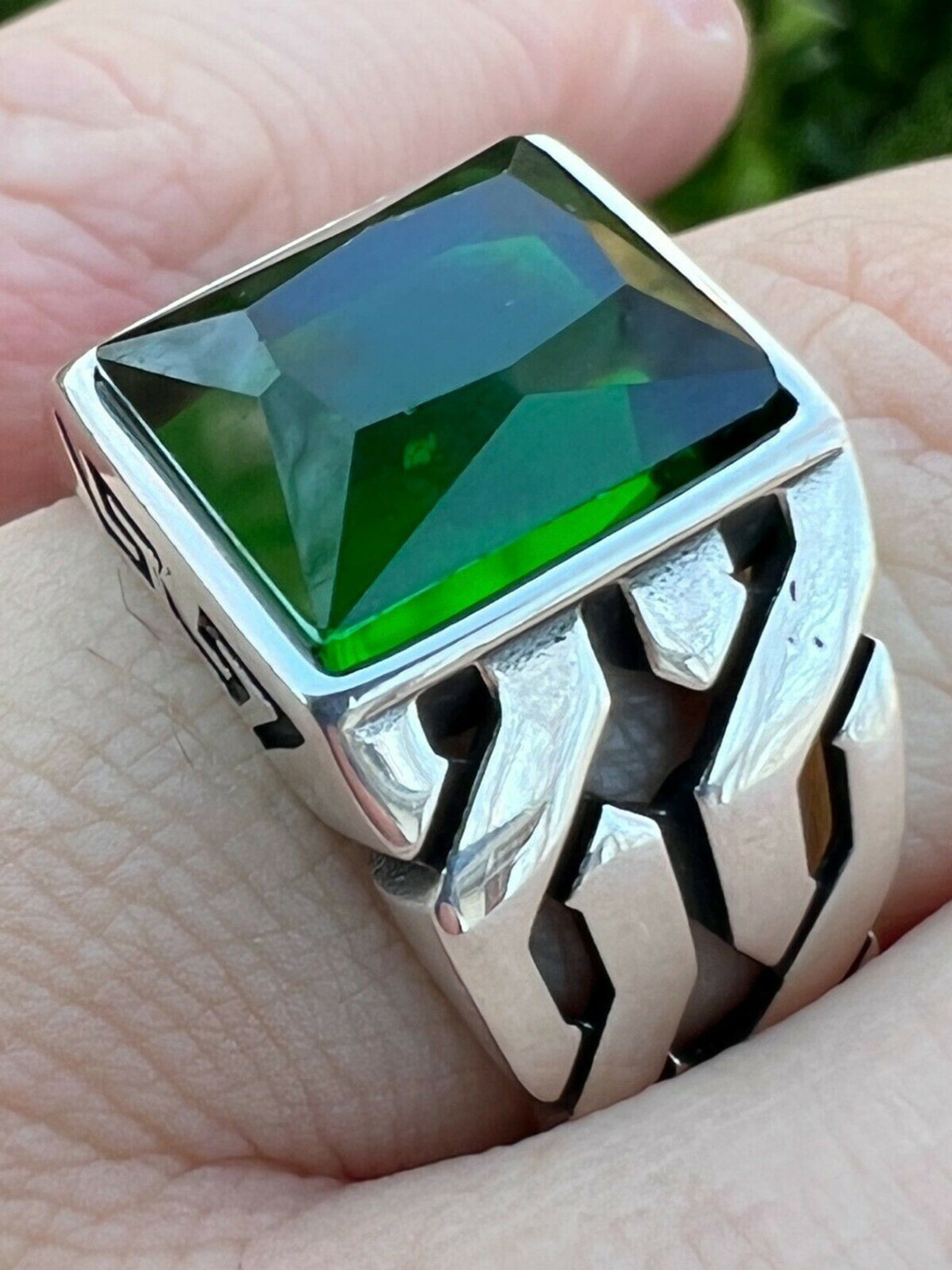 Emerald stone sales silver ring