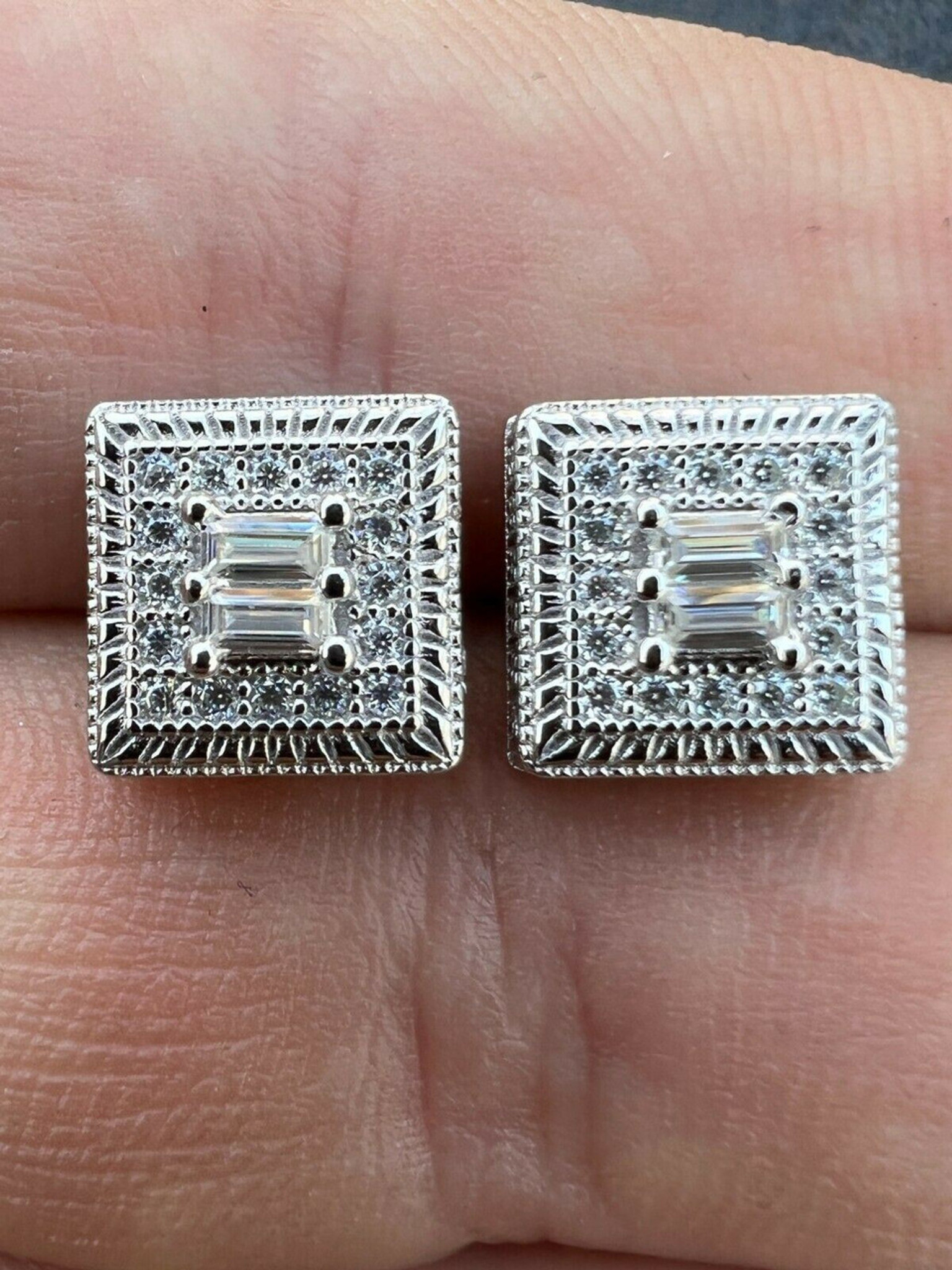 Hip Hop Bling Earring Women Men Gold Silver Color Iced Out Micro Pave 8mm  Cz Stone Lab D Stud Earrings With Screw Back | Fruugo BH