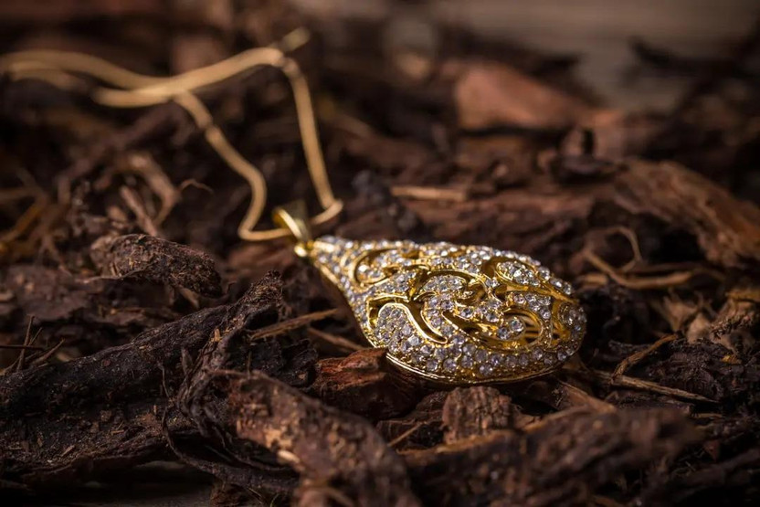 Can You Put a Pendant on a Cuban Chain? Everything You Need to Know Can You Put a Pendant on a Cuban Chain? Everything You Need to Know