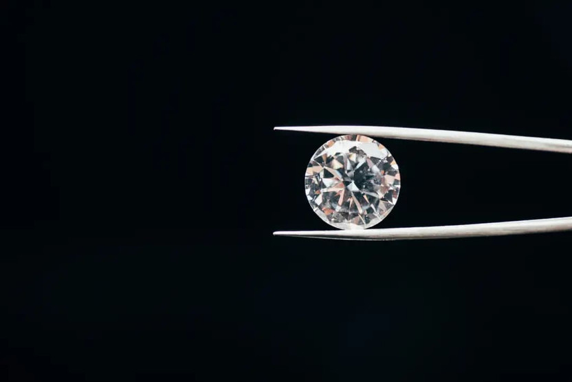 Top Tips on How to Spot Fake Moissanite Top Tips on How to Spot Fake Moissanite