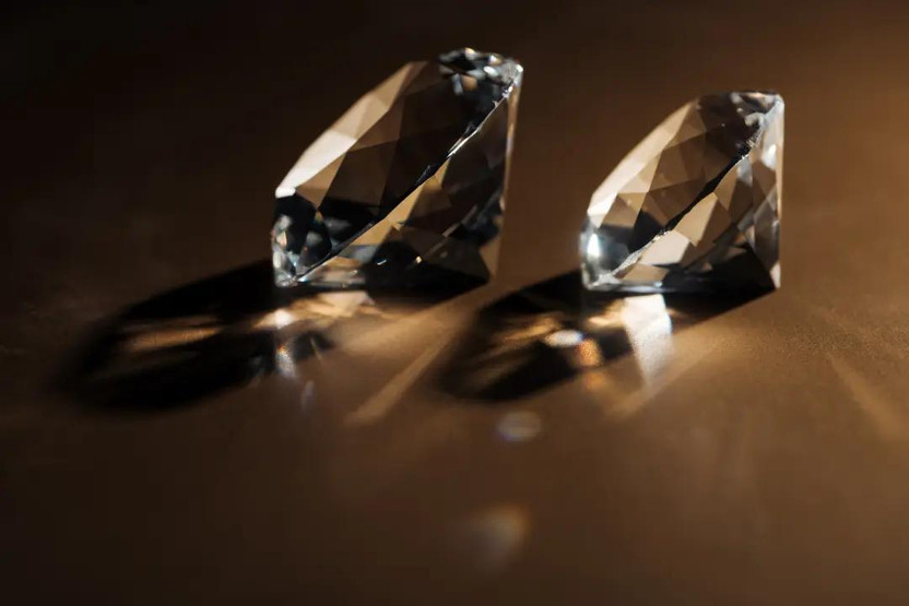 Asha vs. Moissanite: Which Gemstone is Right for You? Asha vs. Moissanite: Which Gemstone is Right for You?