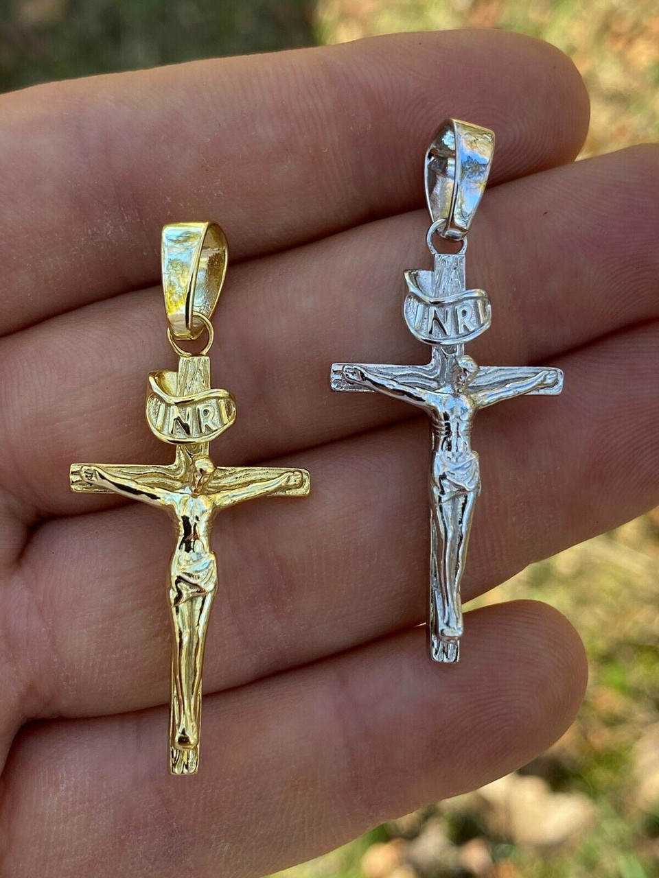 Buy Gold Holy Cross Pendant - Joyalukkas