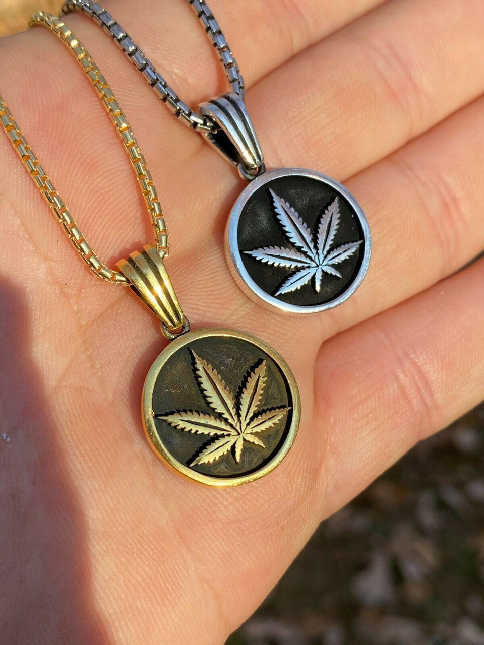 Amazon.com: BNQL Cutout Marijuana Pot Leaf Necklace Bracelet Marijuana Leaf  Pendant Necklace Bracelet Earring (Leaf Necklace Green) : Clothing, Shoes &  Jewelry