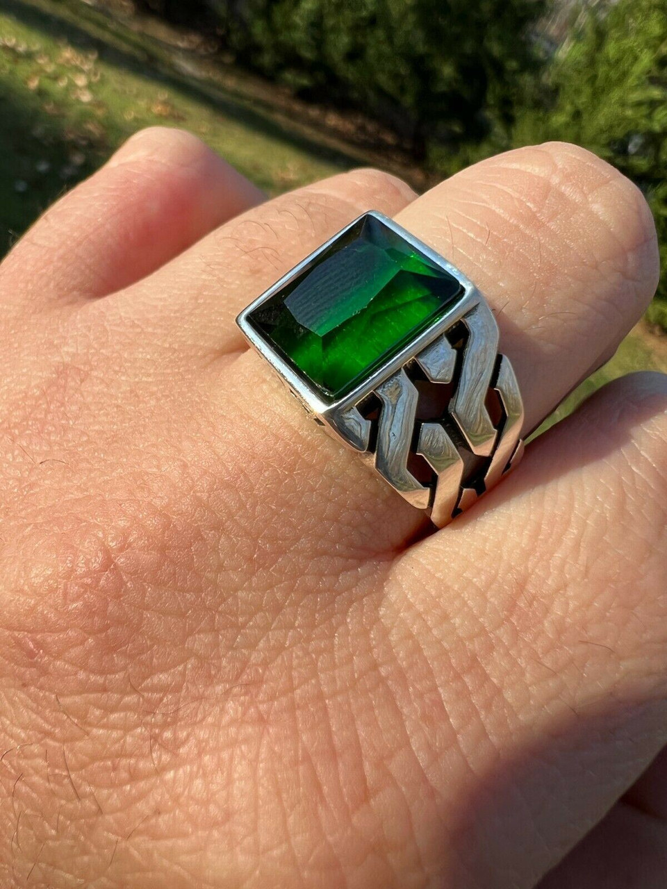 Emerald Finger Ring, Jewellery