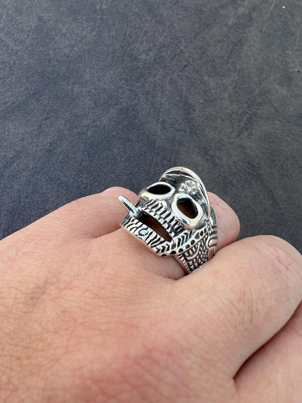 Smoker's Clip Holder Ring Punk Skeleton Hand