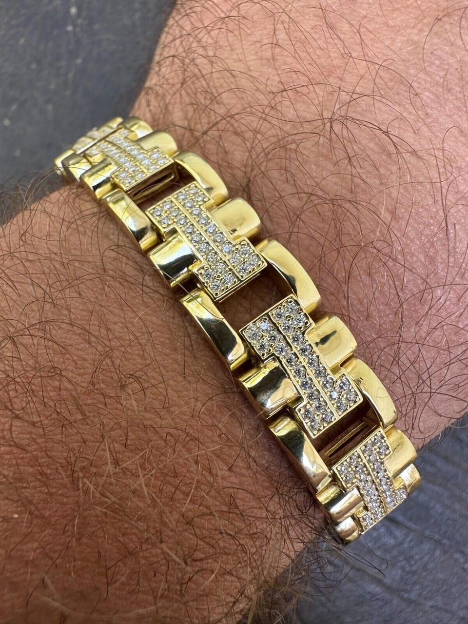 Hermes 18k Yellow Gold and Diamond Kelly PM Bangle Bracelet Size Large -  Yoogi's Closet