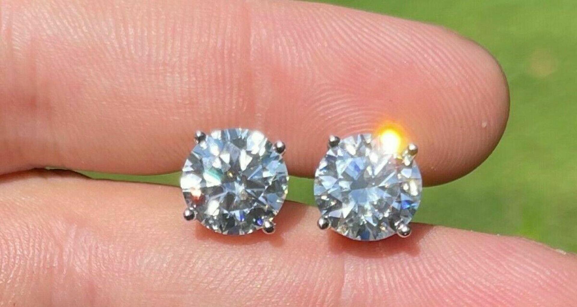 diamond-studs-for-women