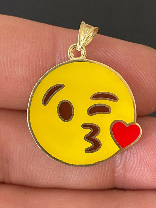 Smiley Kiss Love Emoji Gold Over 925 Sterling Silver 1